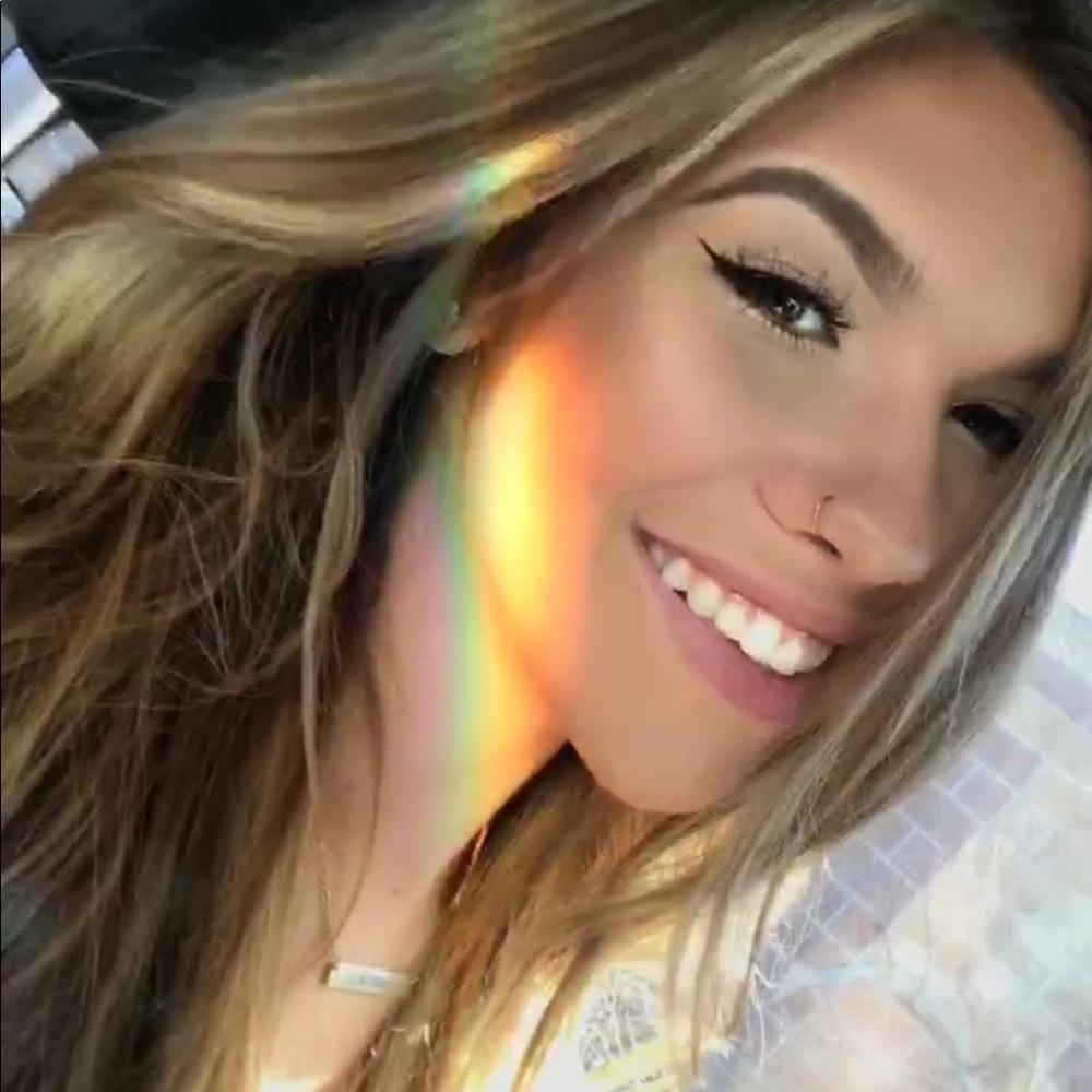 Meet your Posher, Dakoda